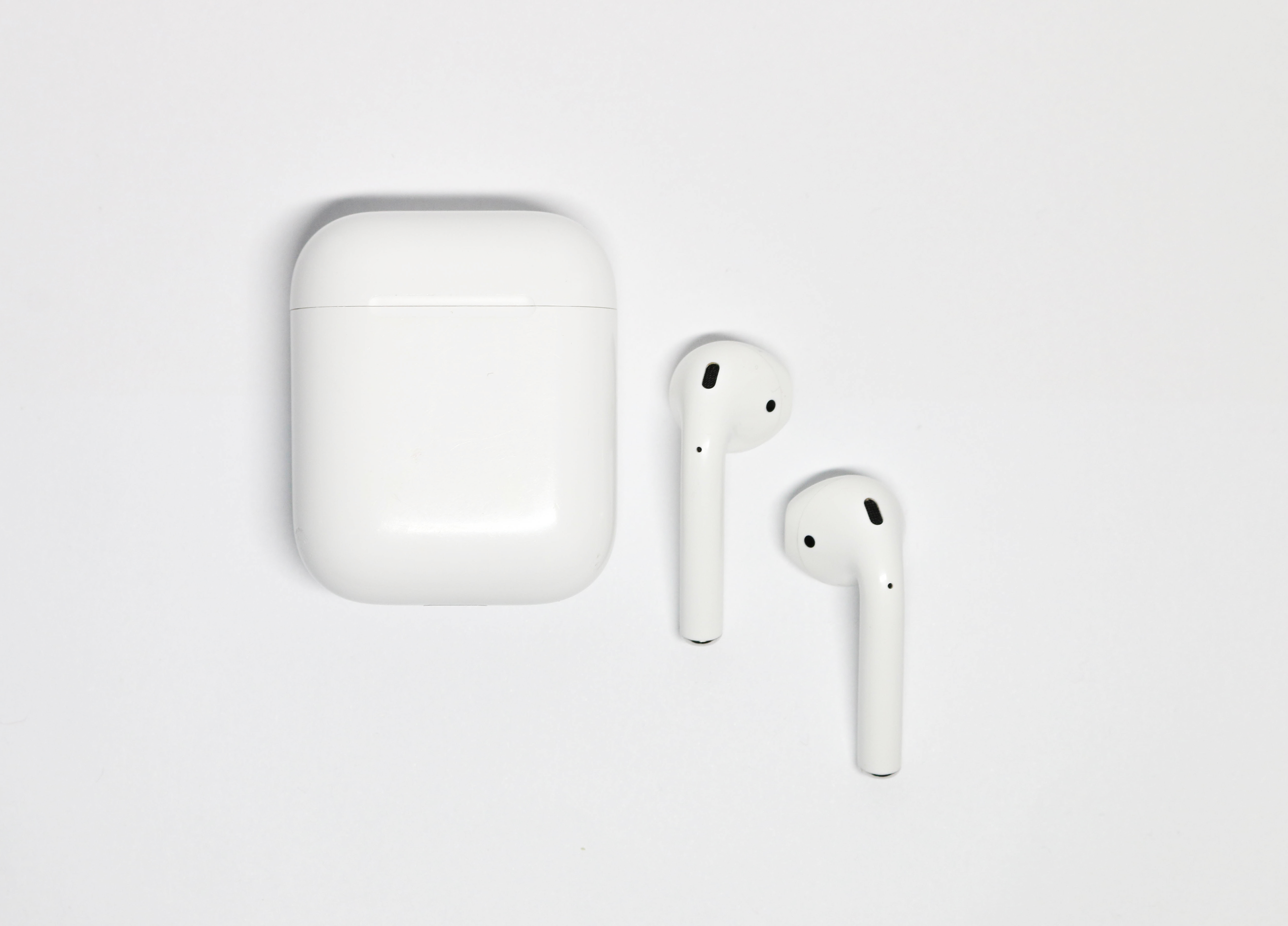 White sweatshirt, a simple and casual style.